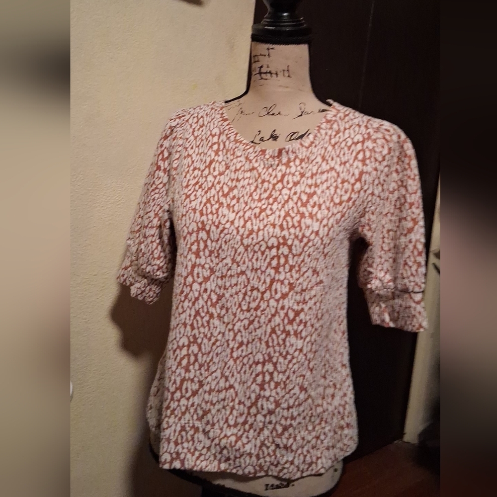 LOFT Women's Blouse - Cream and Brown Pattern